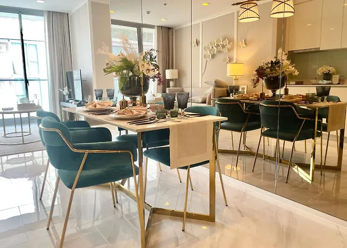 Luxury Modern Best Location Nana Asoke 65Sqm 2 Bed 2 Bathroom Sleeps 4