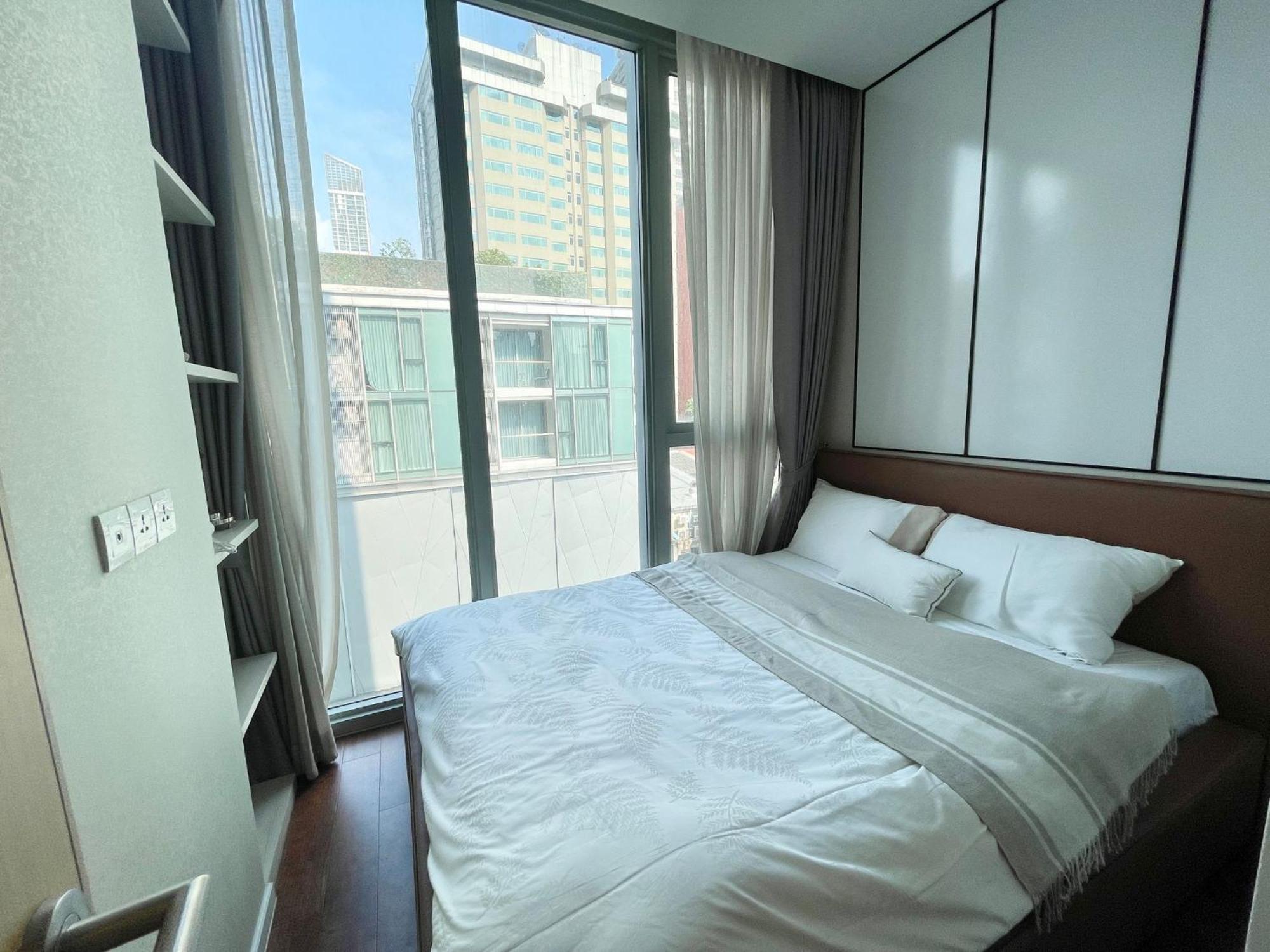 Apartment Luxury Modern Location Nana Asoke 65sqm 2 Bed 2 Bathroom Sleeps 4 *