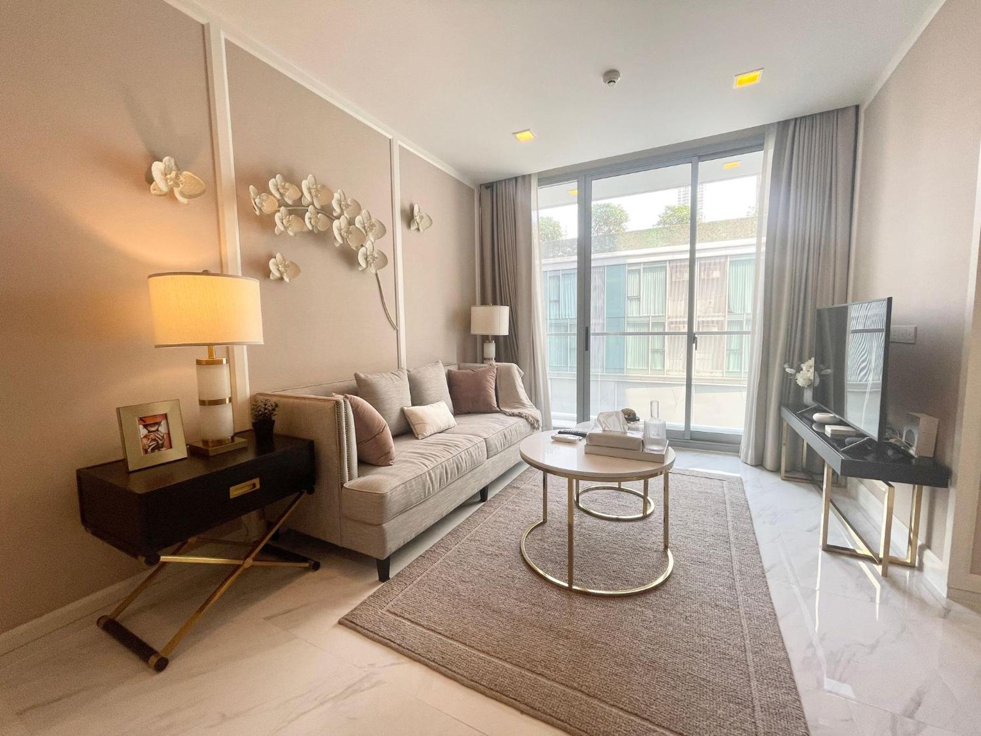 Luxury Modern Location Nana Asoke 65sqm 2 Bed 2 Bathroom Sleeps 4 *